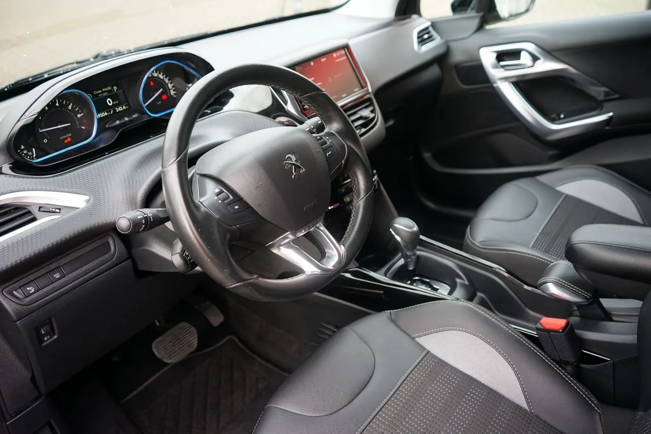 Peugeot 2008 1.2 PureTech Aut....  Image 8